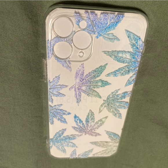 iPhone 11 Pro case - Picture 4 of 4